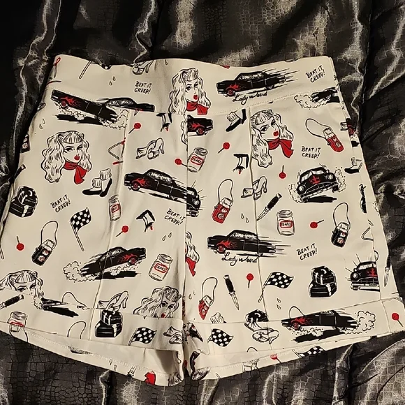 BNWT Traci Lords PUG Shorts, XL - Picture 1 of 2
